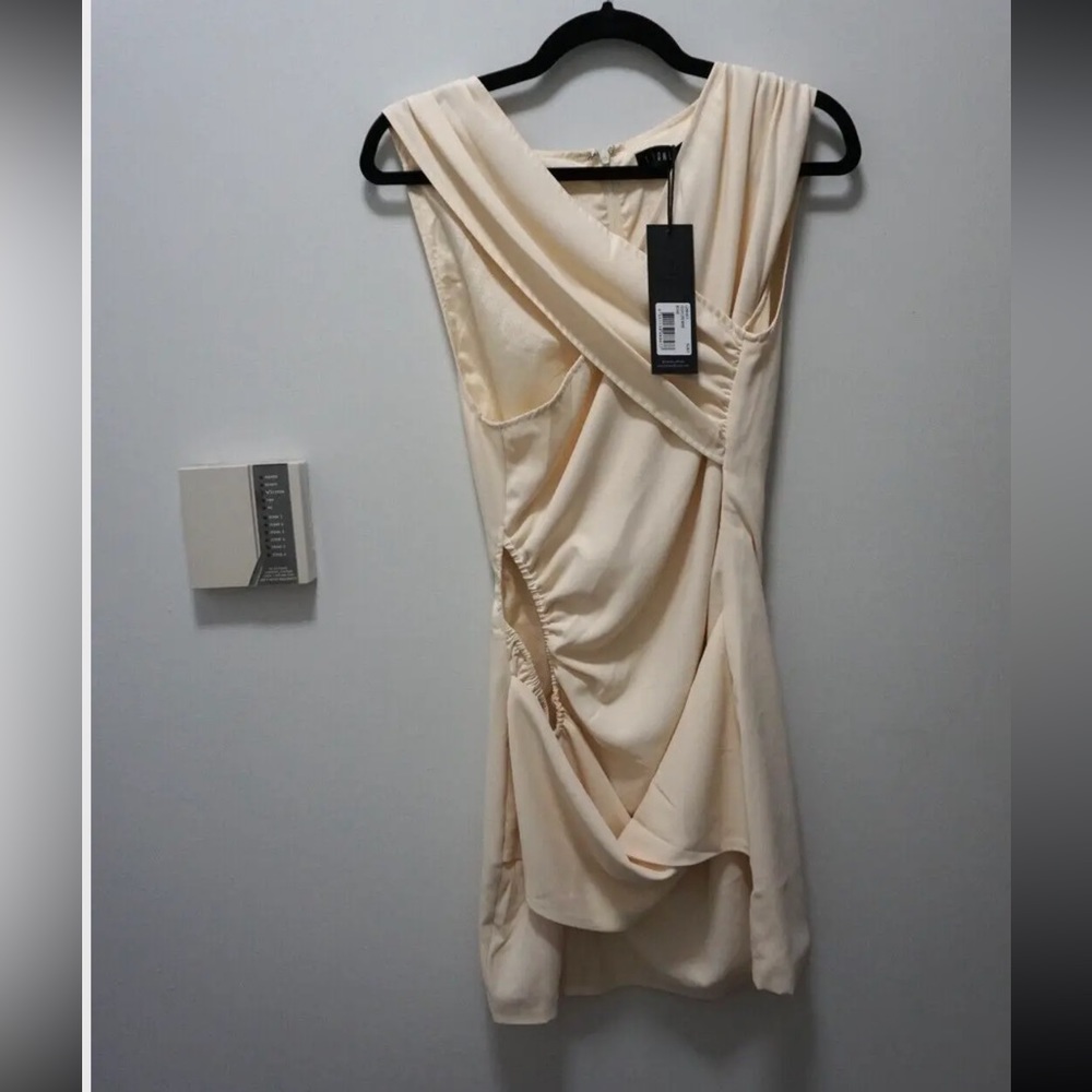 Lioness Revolve High Life Mini Dress Cutout Asymmetric Bone White Small NWT - Picture 4 of 9